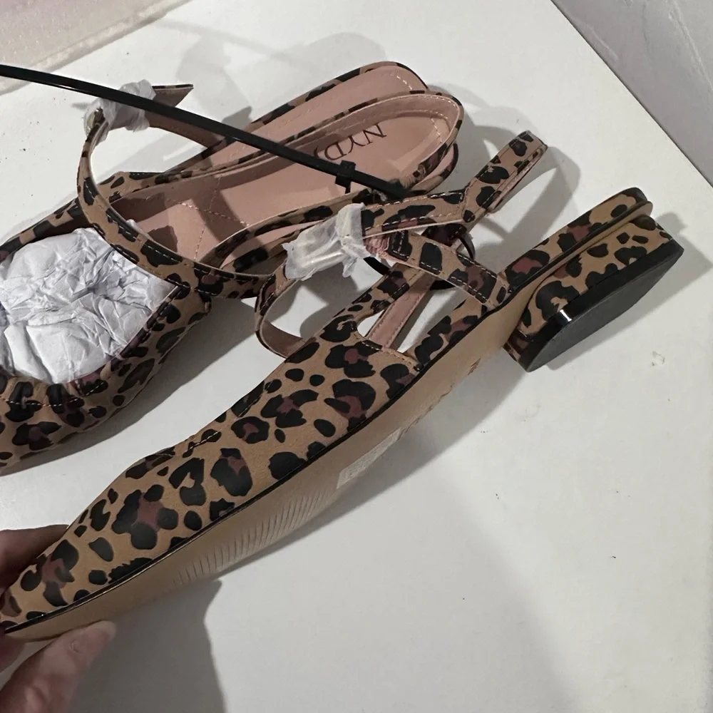 NYDJ Women’s Skylie Mary Jane Flat - Picture 6 of 7